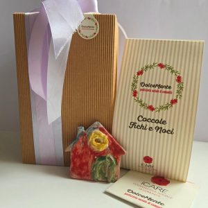 Cadeau Solidale in una scatola avana rigata